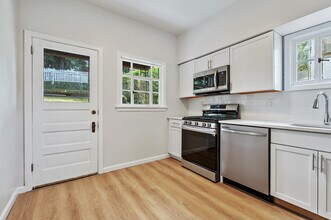 306 Marie Ave in Pittsburgh, PA - Building Photo - Building Photo