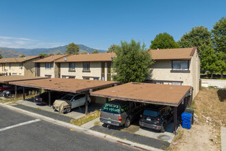 7972 Midhurst Dr in Highland, CA - Building Photo - Building Photo