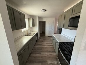1835 E Burns Ave in Ridgecrest, CA - Building Photo - Building Photo