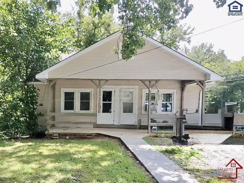 1364 Crescent Dr in Cookeville, TN - Building Photo