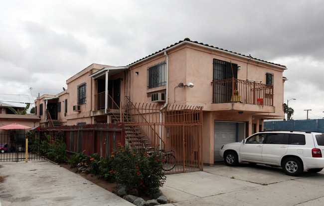 4017 Highland Ave in San Diego, CA - Building Photo - Building Photo