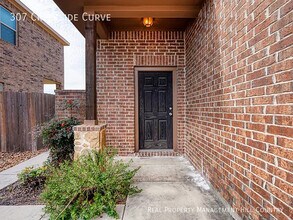 307 Creekside Curve in New Braunfels, TX - Building Photo - Building Photo