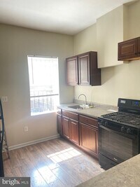 538 N Pulaski St photo'