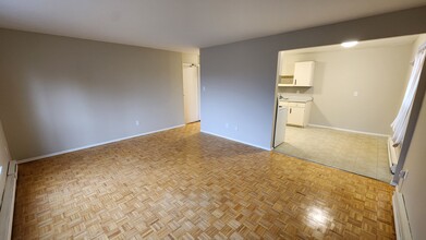 261 Bayfield St in Barrie, ON - Building Photo - Building Photo