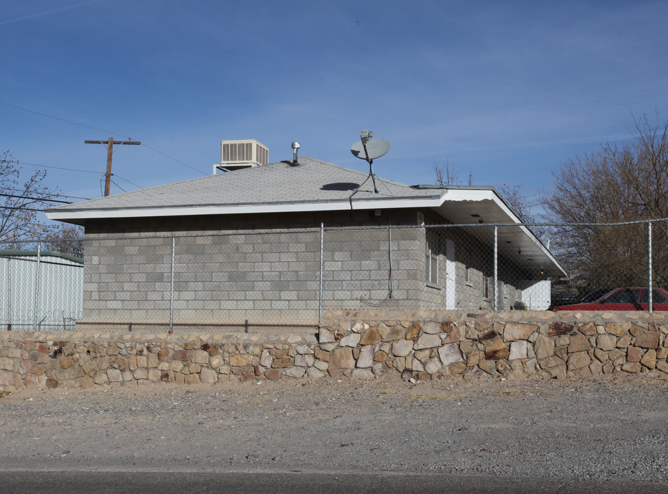 6953 2nd St in Canutillo, TX - Building Photo