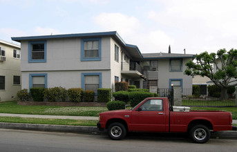 20533 Vanowen St in Winnetka, CA - Building Photo - Other