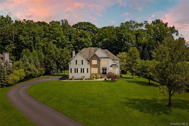 15 W Barrett Hill Rd in Hopewell Junction, NY - Building Photo - Building Photo
