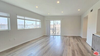 8532 Cashio St in Los Angeles, CA - Building Photo - Building Photo