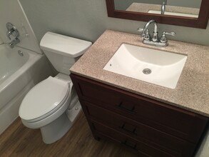 10609 W Hinsdale St in Boise, ID - Building Photo - Building Photo