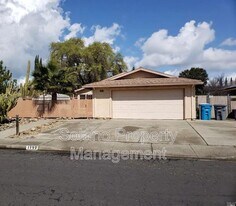 1797 Brookwood Dr in Vacaville, CA - Building Photo