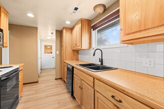 3102 S Freya St in Spokane, WA - Building Photo - Building Photo