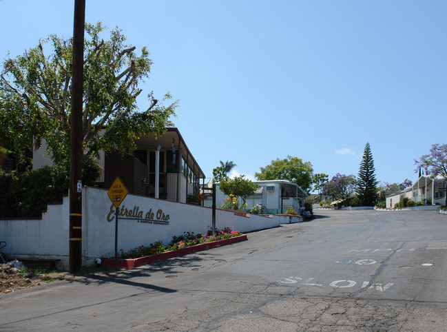 Estrella de Oro in Vista, CA - Building Photo - Building Photo