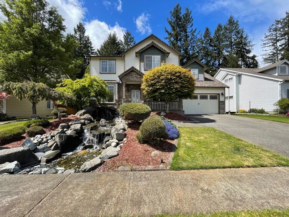 18814 88th Ave E in Puyallup, WA - Building Photo