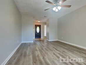 5503 Jumada Cir in Houston, TX - Foto de edificio - Building Photo