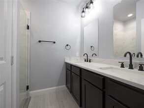 419 W Elm St in Denison, TX - Building Photo - Building Photo