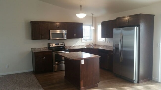 4214 15th St S in Moorhead, MN - Building Photo - Building Photo