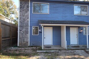 316 Teakwood Cir in Pensacola, FL - Building Photo
