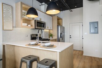 2725 N Thatcher Ave in River Grove, IL - Foto de edificio - Building Photo