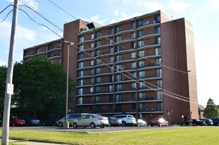 Hubbard Manor East Apartments