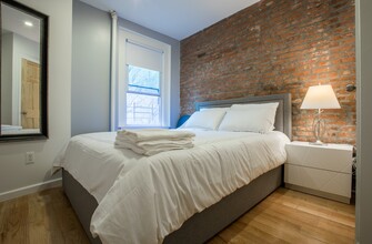 13 Christopher St in New York, NY - Building Photo - Building Photo