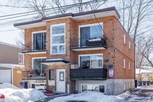 106 Laval Av in Laval, QC - Building Photo