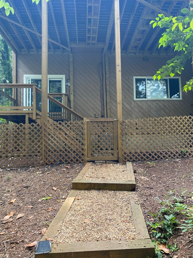 property at 40 Colony Ridge Pl