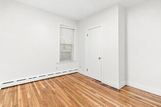 49 Porter St, Unit 1 in Somerville, MA - Building Photo - Building Photo