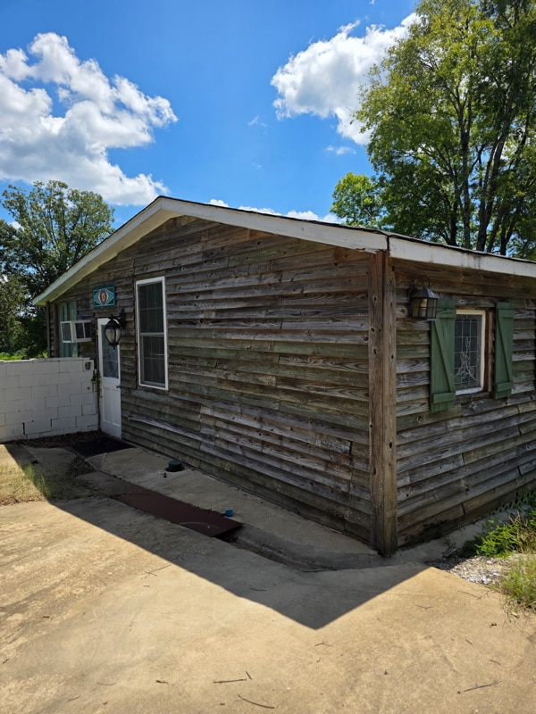 property at 15916 Romulus Rd