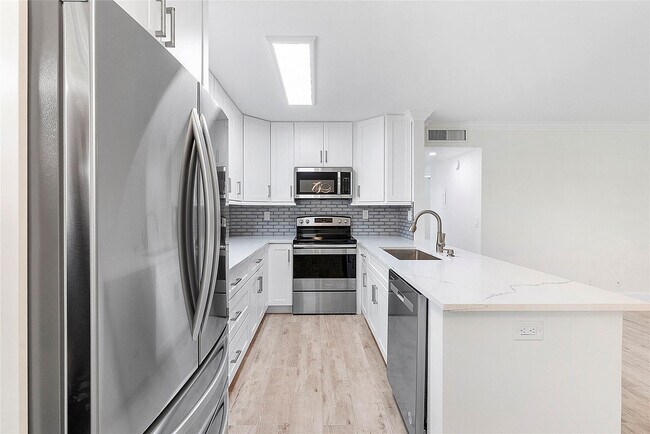 347 Capri H in Delray Beach, FL - Building Photo - Building Photo