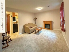 112 Keystone Dr in Warwick, RI - Building Photo - Building Photo