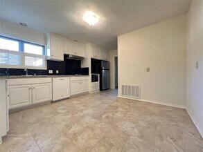 4602 Redstart St in Houston, TX - Building Photo - Building Photo