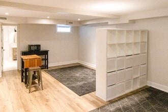 48 Albani St in Toronto, ON - Building Photo - Building Photo