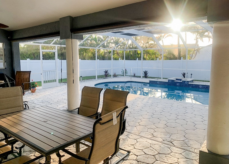 3617 SE Santa Barbara Pl in Cape Coral, FL - Building Photo