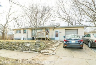 2011 Tecumseh Rd in Manhattan, KS - Building Photo - Building Photo