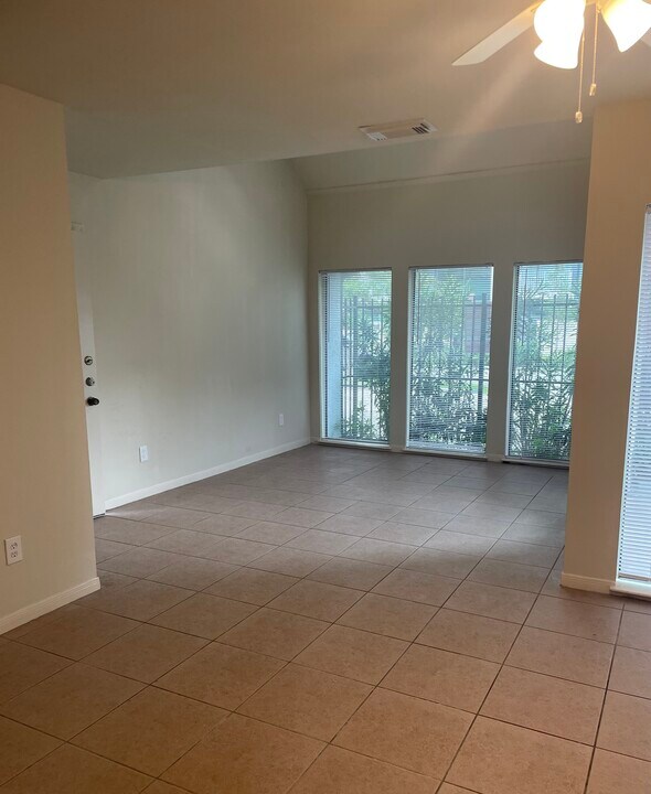 3306 Lake St, Unit 1 in Houston, TX - Foto de edificio