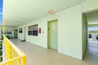 2031 Dewey St in Hollywood, FL - Building Photo - Building Photo