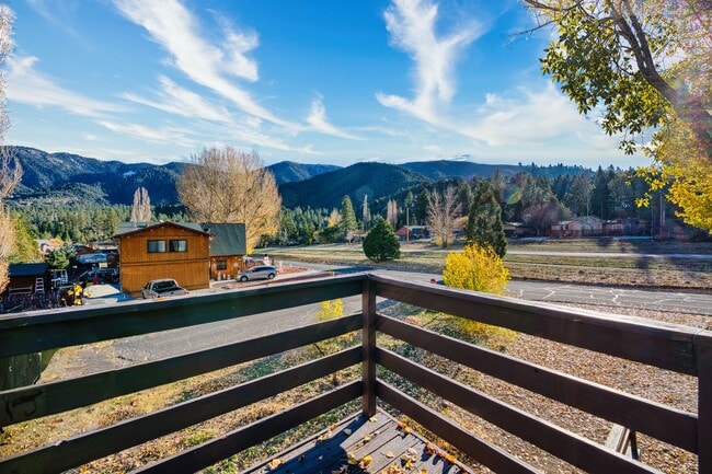 16521 Mil Potrero Hwy in Pine Mountain Club, CA - Building Photo - Building Photo