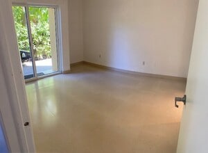 2756 Day Ave, Unit 104 in Miami, FL - Building Photo - Building Photo