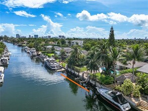 2355 Arch Creek Dr in North Miami, FL - Building Photo - Building Photo