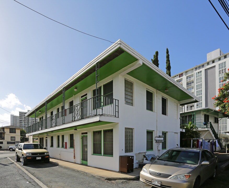 746 Kamoku St in Honolulu, HI - Building Photo