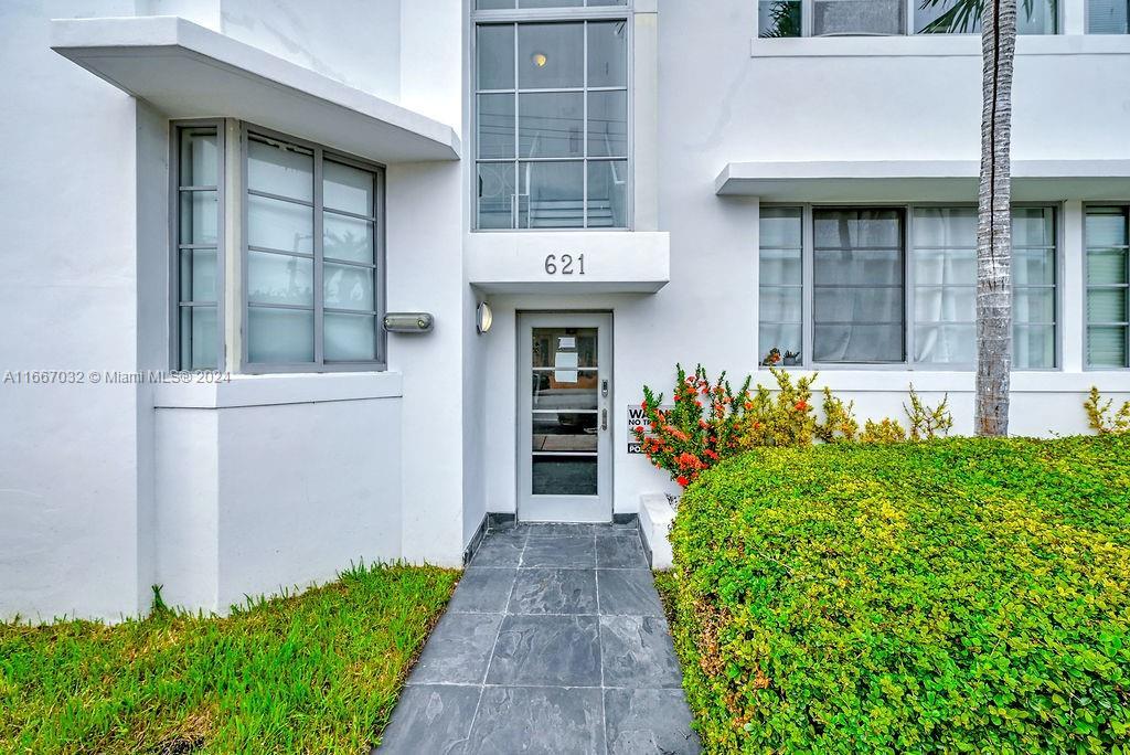 621 11th St in Miami Beach, FL - Building Photo