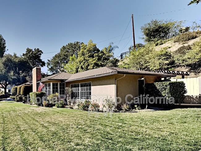 property at 2431 Sleepy Hollow Dr