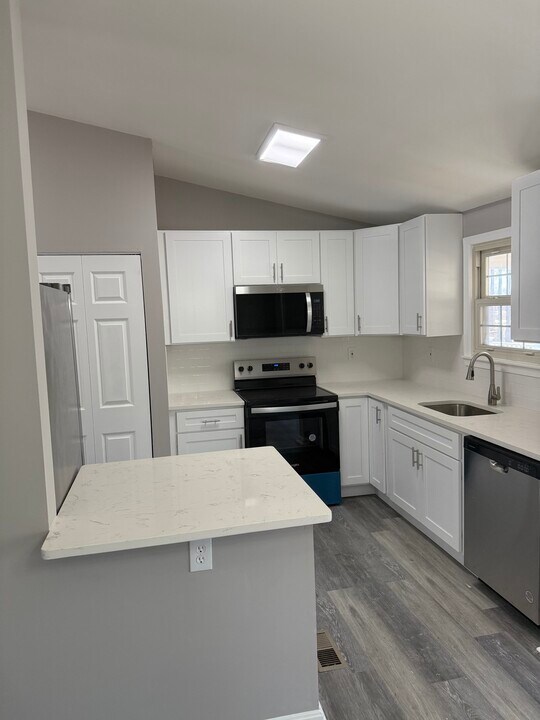 518 Brighton Pl in Essex, MD - Building Photo