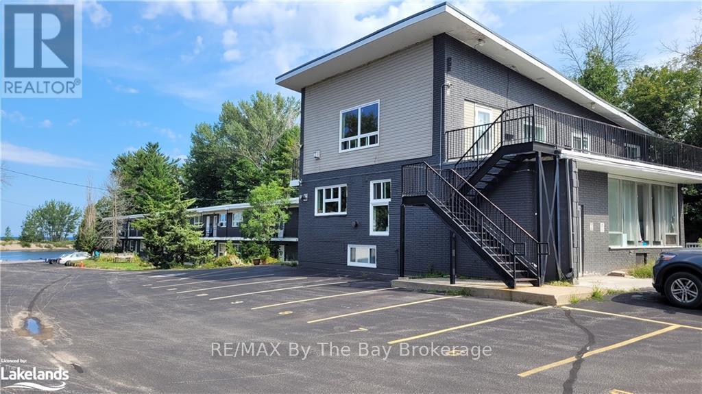 C01-280 RIVER Rd E in Wasaga Beach, ON - Building Photo