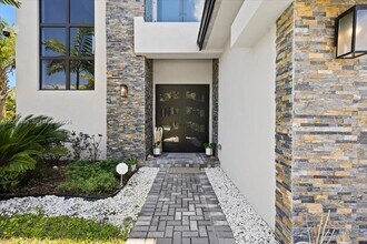 12120 Rhino Oaks Dr in Davie, FL - Building Photo - Building Photo