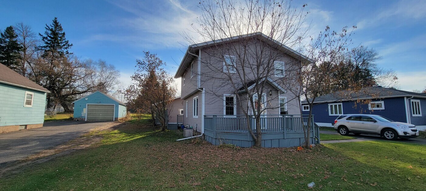 2228 Selmser Ave in Cloquet, MN - Building Photo