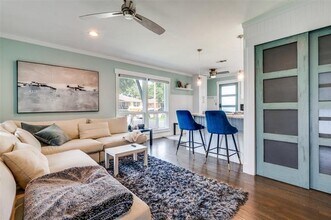 6440 Lontos Dr in Dallas, TX - Building Photo - Building Photo