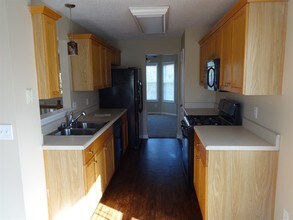 197 Moreland Cir in Hiram, GA - Foto de edificio - Building Photo