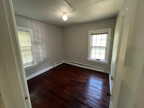 24 Union St, Unit 24 Union St in Enfield, CT - Building Photo - Building Photo