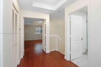 11549 NW 51st Ln in Doral, FL - Building Photo - Building Photo